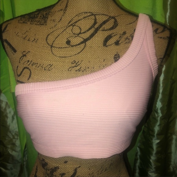 2 pink crop tops ambiance&oldnavy💕🎀 - Picture 2 of 9